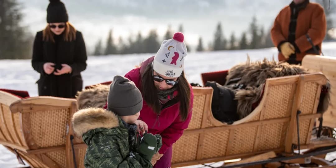 Jak się ubrać na kulig, aby nie zmarznąć i cieszyć się zimą