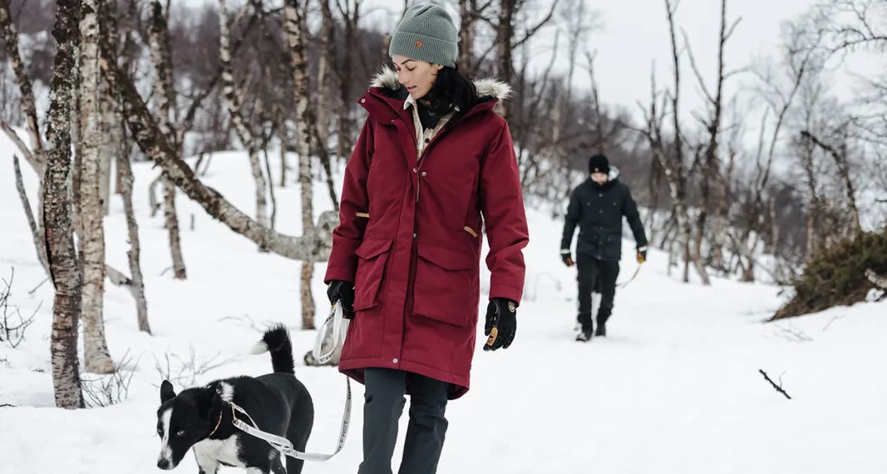 Jaka czapka do kurtki parki? Oto stylowe i praktyczne propozycje