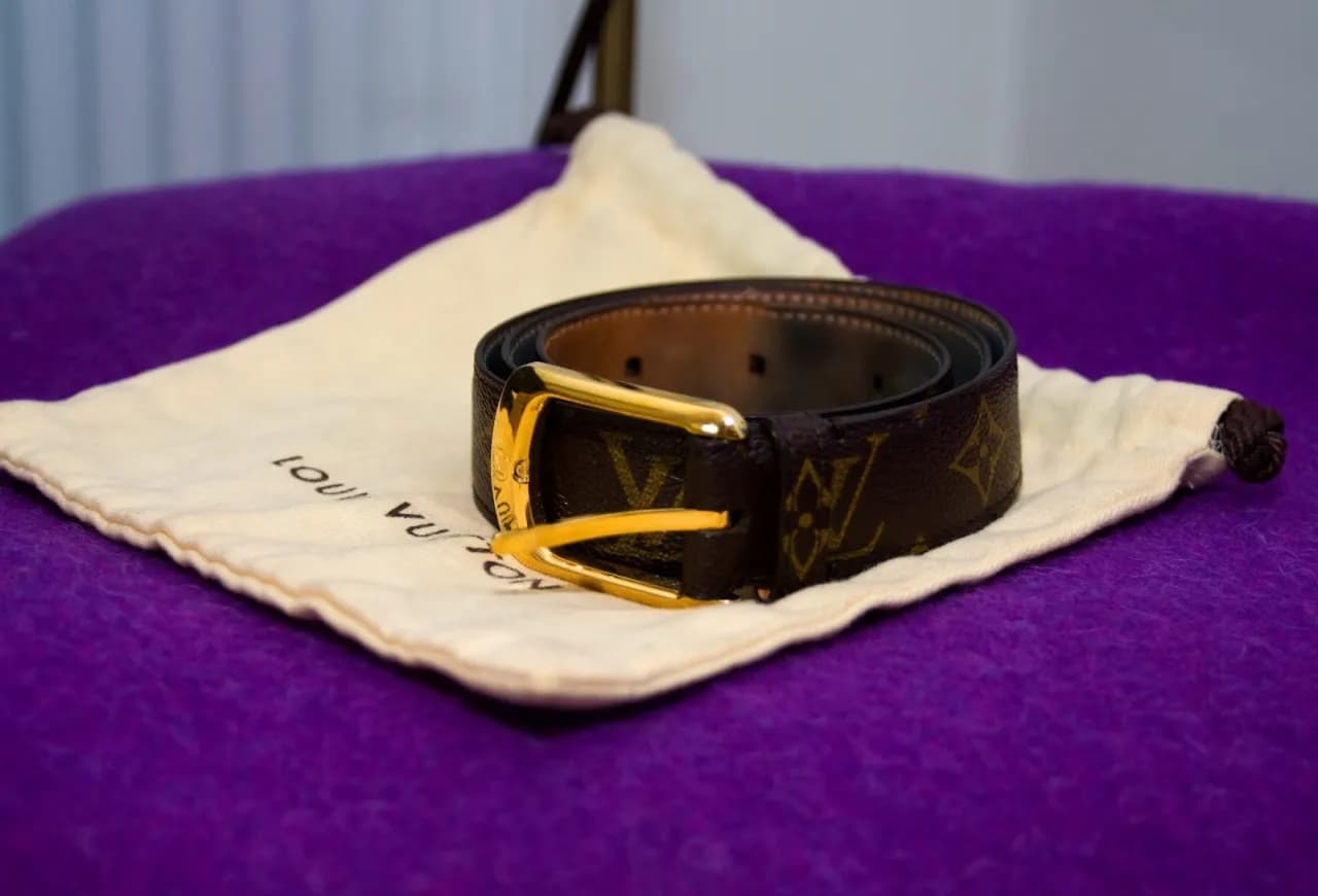 Jak rozpoznać oryginalny pasek Louis Vuitton i uniknąć podróbek