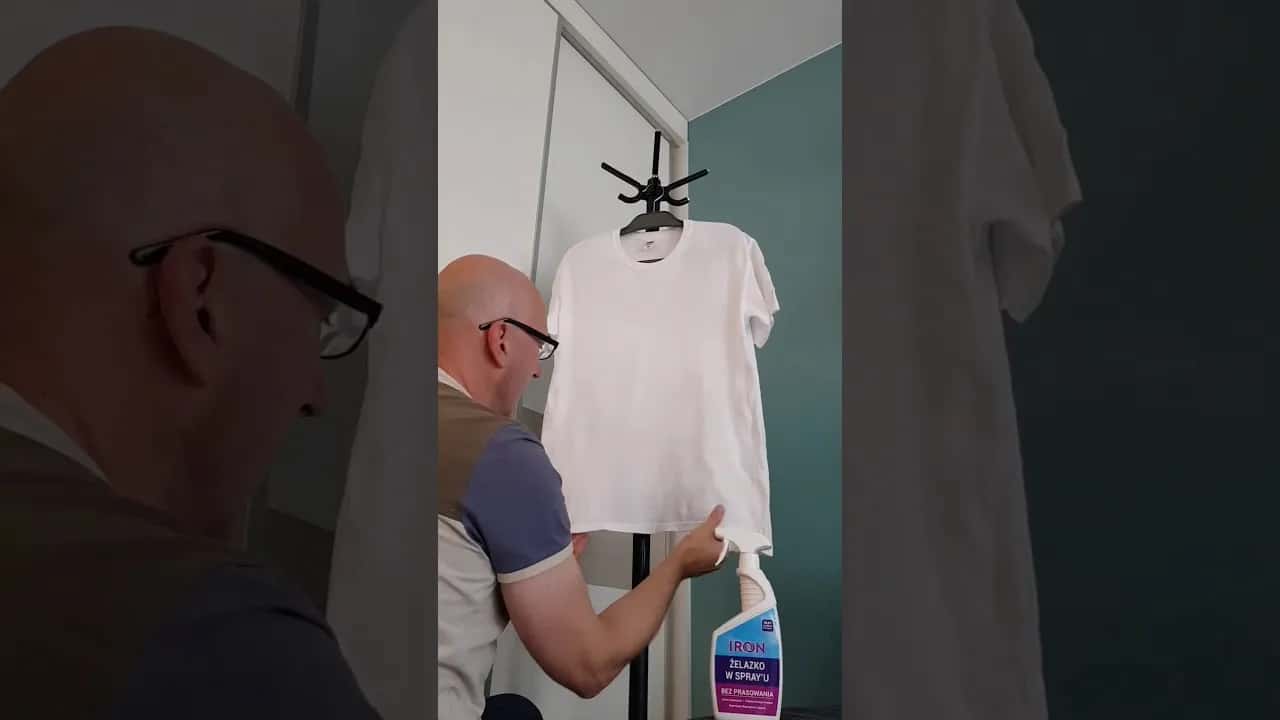 Jak wyprasować ubranie bez żelazka? Skuteczne metody na zagniecenia