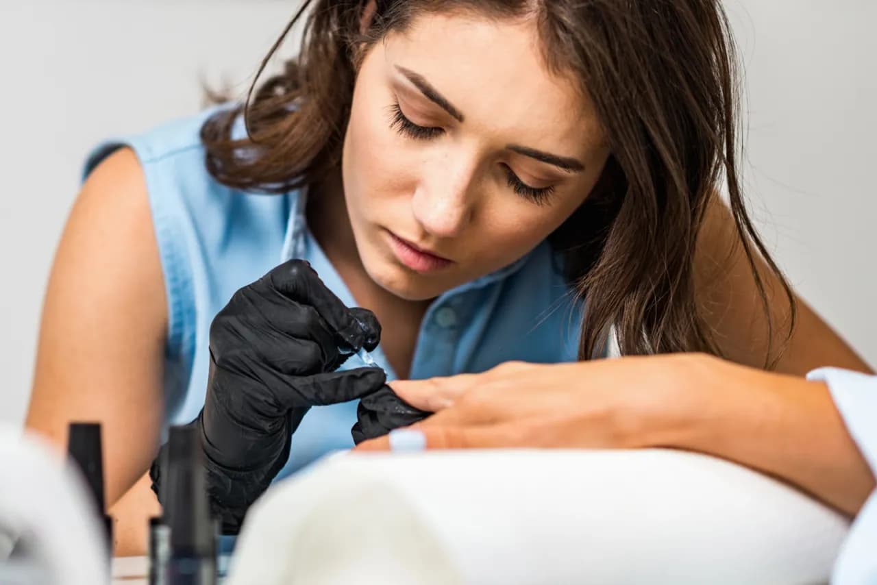 Kurs stylizacji paznokci Piła - opanuj techniki manicure bez stresu