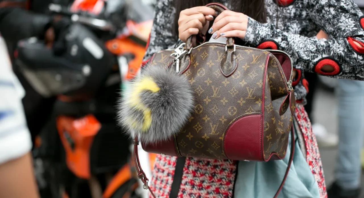 Jak kupić torebkę Louis Vuitton i uniknąć fałszywek?